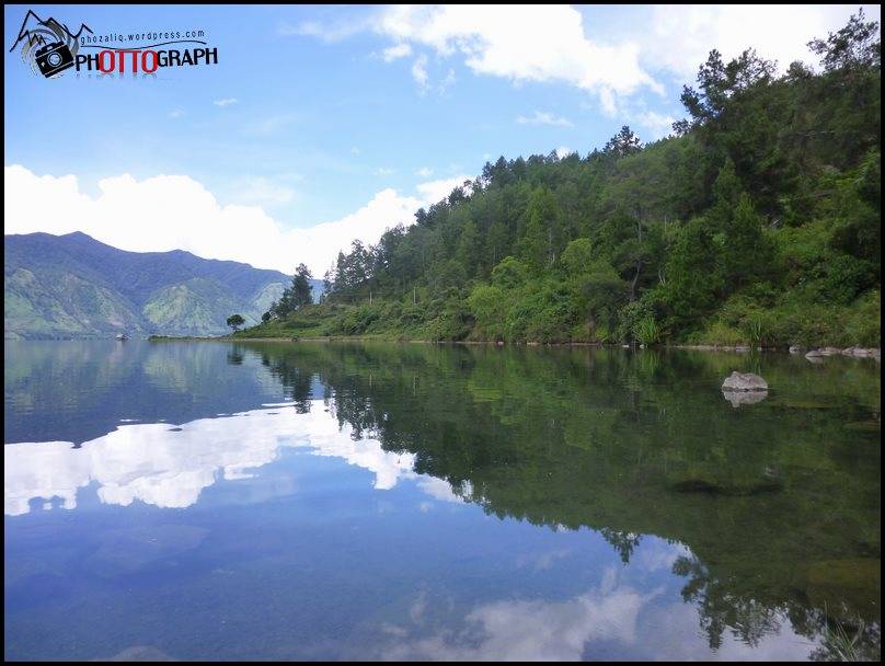 Read more about the article Weekly Photo Challenge: Reflections – Laut Tawar Lake